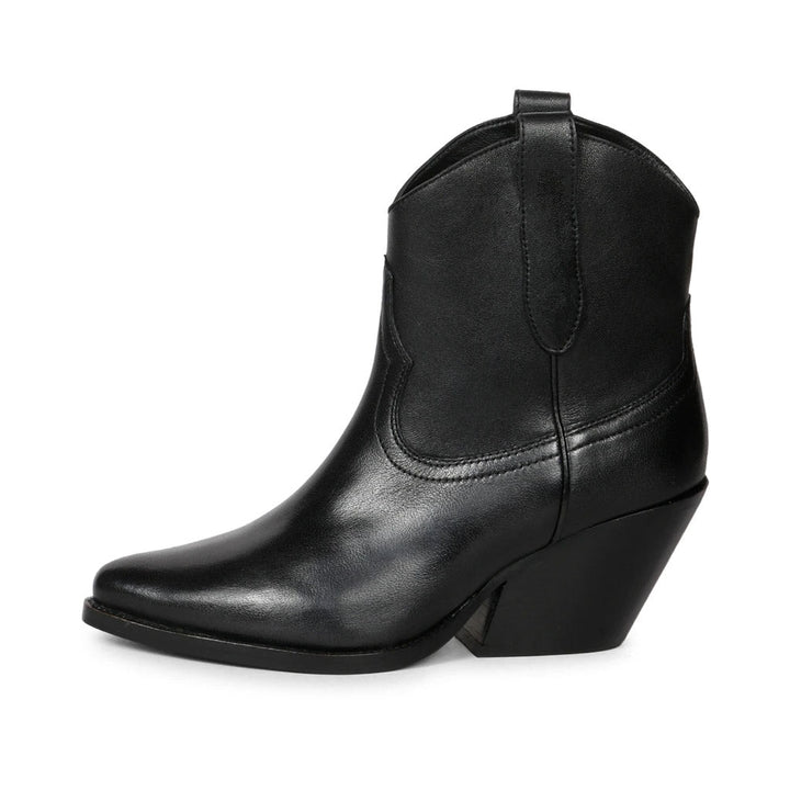 Saint Giulia Black Leather Handcrafted Ankle Boots