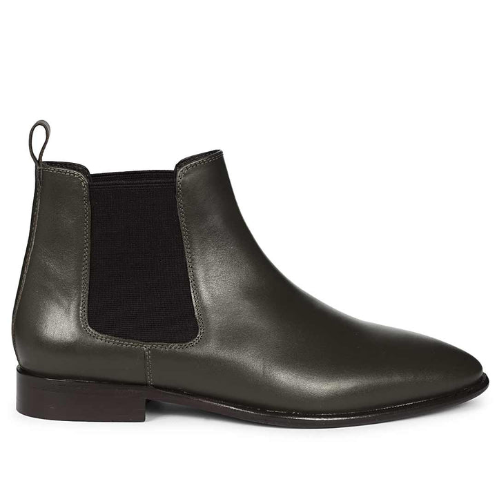 Saint Vittorio Olive Crust Leather Chelsea Boots