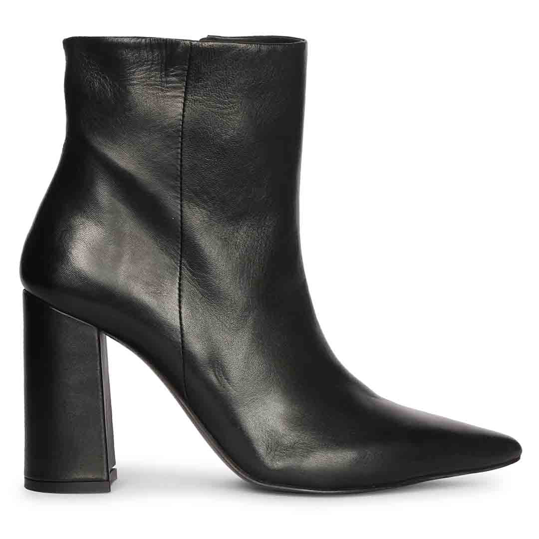 Saint Hana Handcrafted Ankle Boot