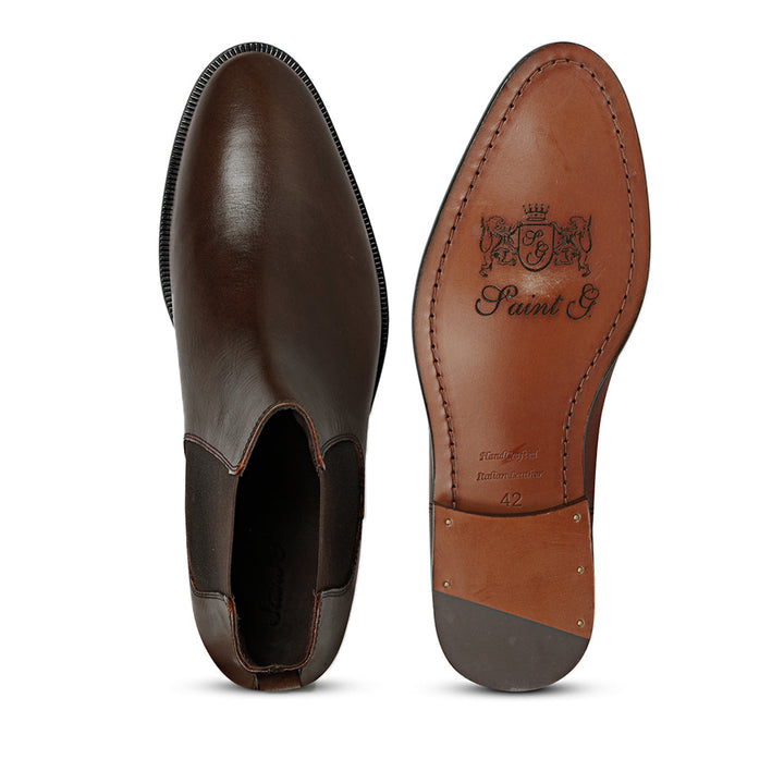 Saint Arlo mens luxury chelsea boots brown leather – back sole view