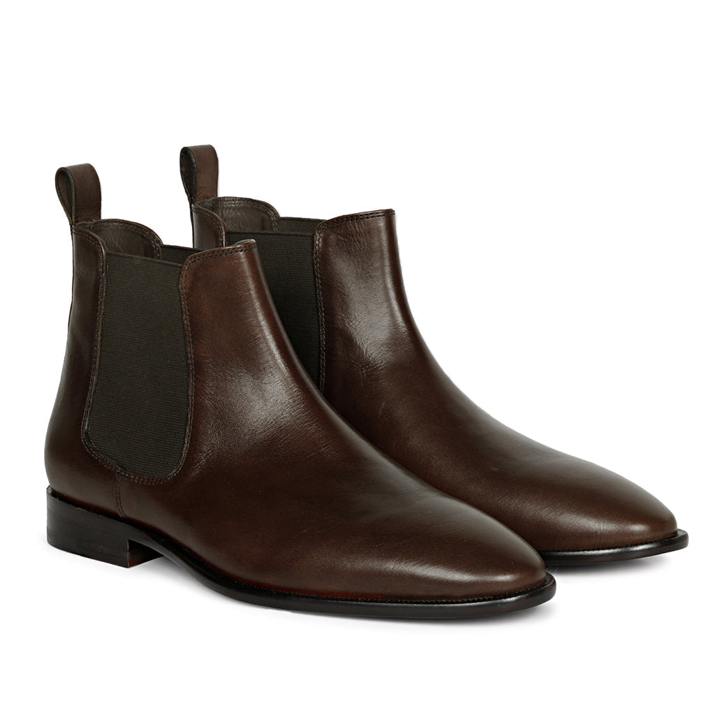 Saint Arlo premium leather chelsea boots men brown – pair angle view