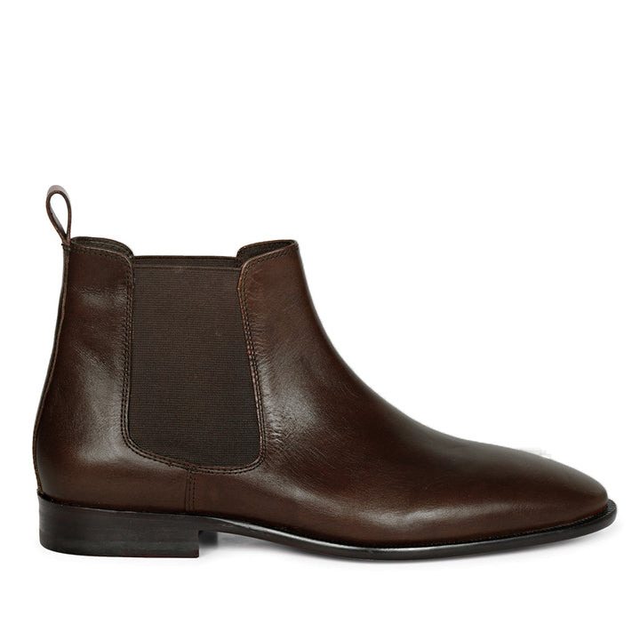 Saint Arlo brown leather chelsea boots men – side view