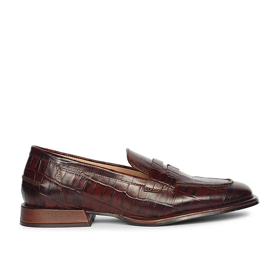 Best croco embossed chocolate leather loafers for women UK, Saint Carla side view