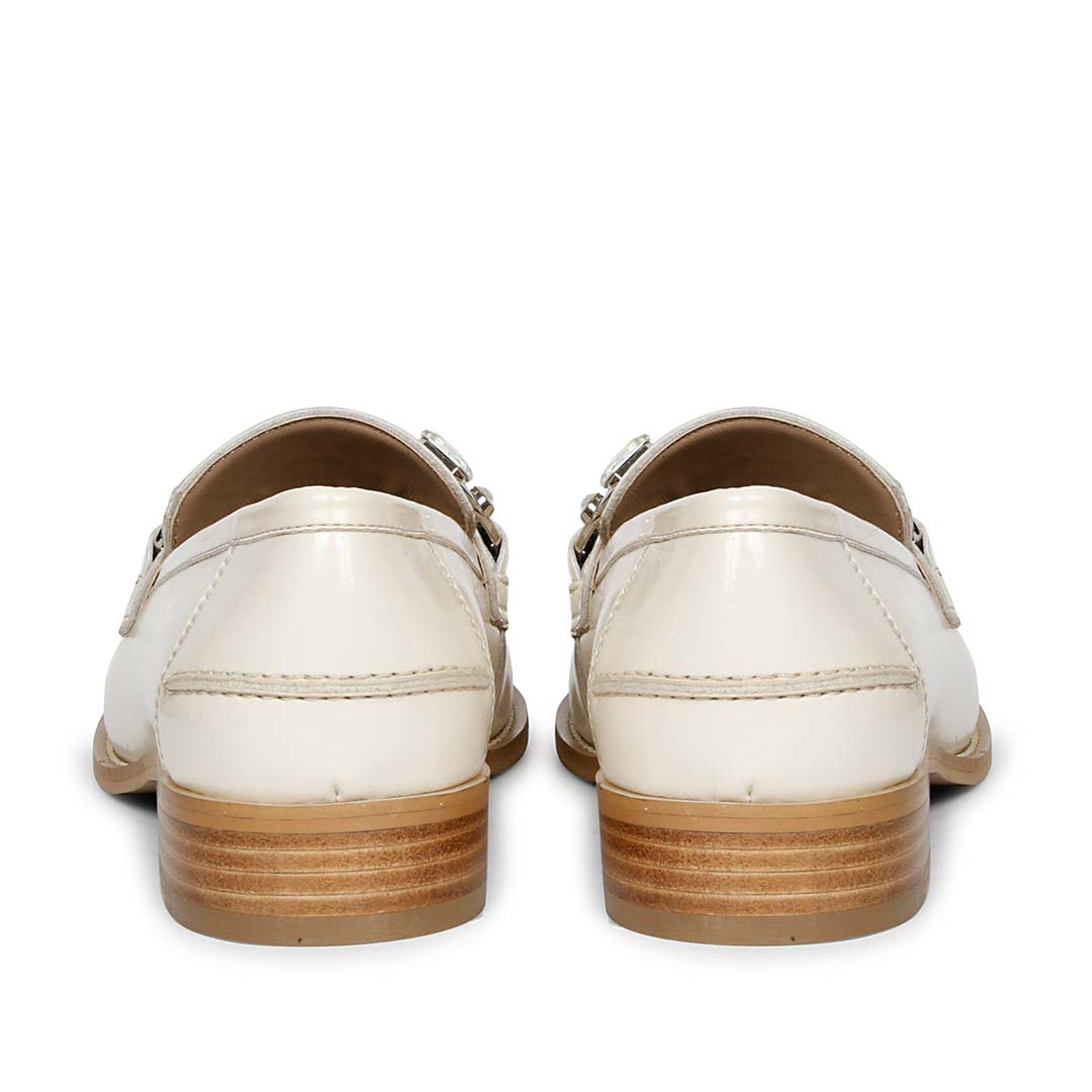 Best Ladies Off-White Leather moccasinss, Back Heel View — Women's Shoes UK