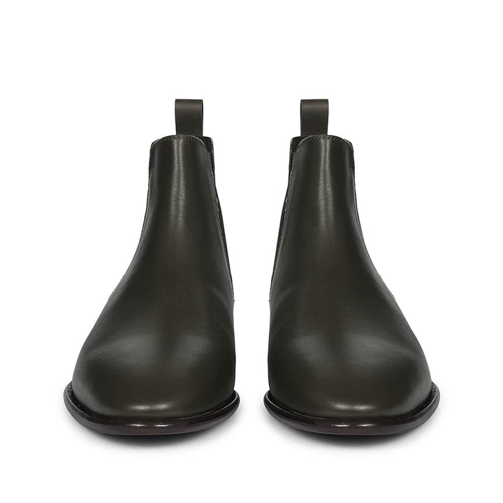 Saint Vittorio olive crust leather chelsea boots for men – paired front profile